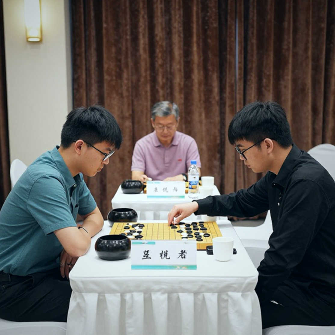 Đường vào Candidates và cái giá của một suất vé không ai nhìn thấy