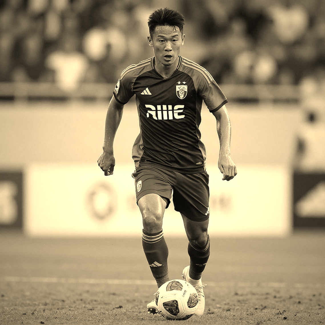3-4-3 đang 'xâm chiếm' V-League: Sự trở lại của hàng thủ 3 người là tín hiệu của sự sợ hãi hay một cuộc cách mạng chiến thuật?