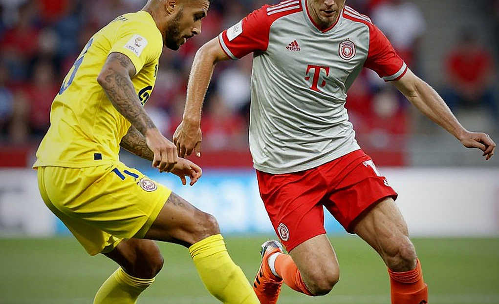 Tuyển Việt Nam thắng Pakistan 4-2: Ba trong bốn bàn đi qua chân Đình Bắc