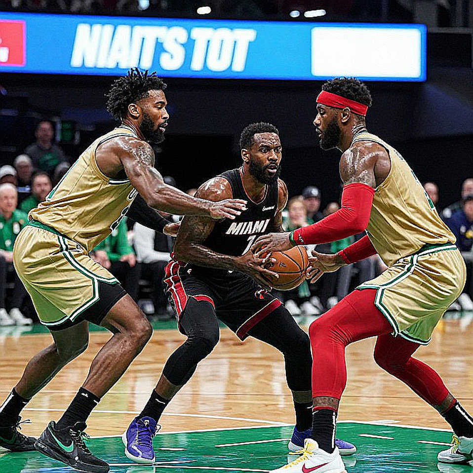 NBA phạt Clippers: 5 lượt chọn vòng 1 và bài học 30 triệu USD của Ballmer NBA phạt Clippers: 5 lượt chọn vòng 1 và bài học 30 triệu USD của Ballmer