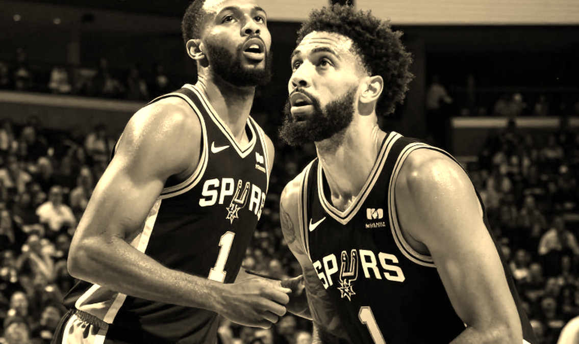 Beşiktaş đánh bại Maccabi: Anthony Brown, 'món quà' và bài học sửa sai giữa giờ