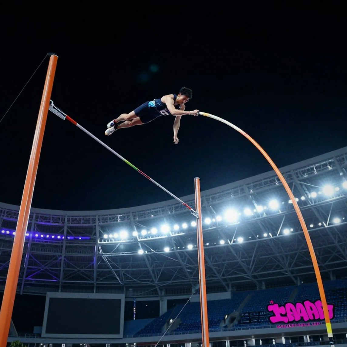 Keely Hodgkinson và bộ đồ bó sát Nike: Khi đường chạy 800m bị đem ra làm sàn diễn công nghệ