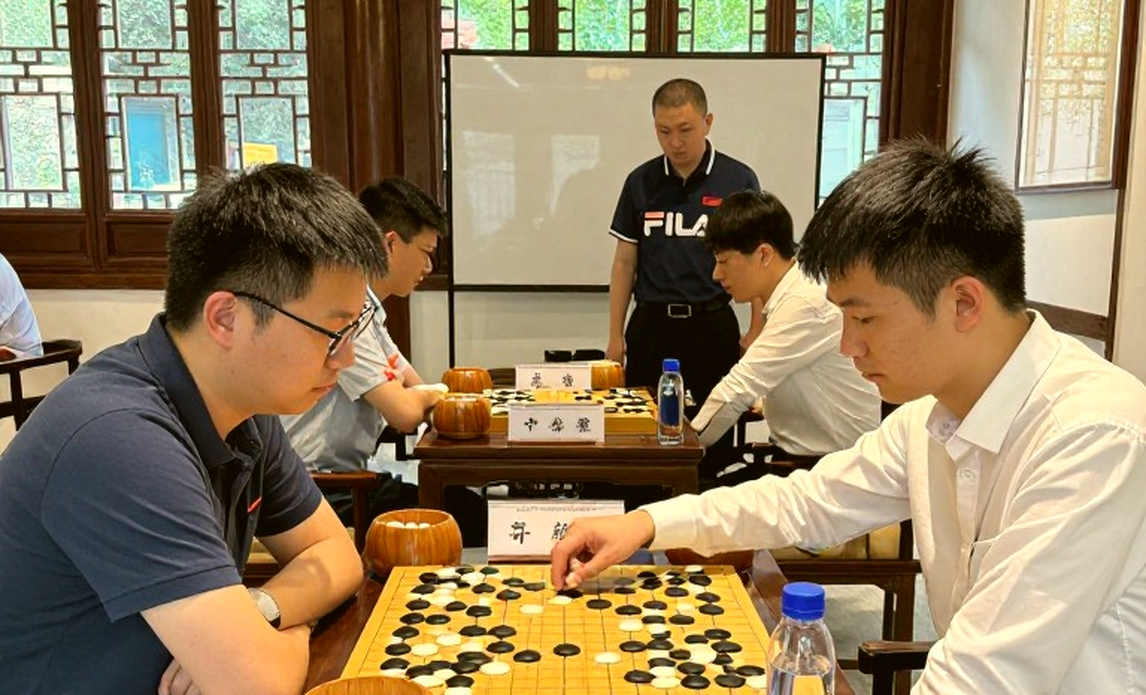 Nước cờ 9...a5 và những người không chịu học thuộc lòng