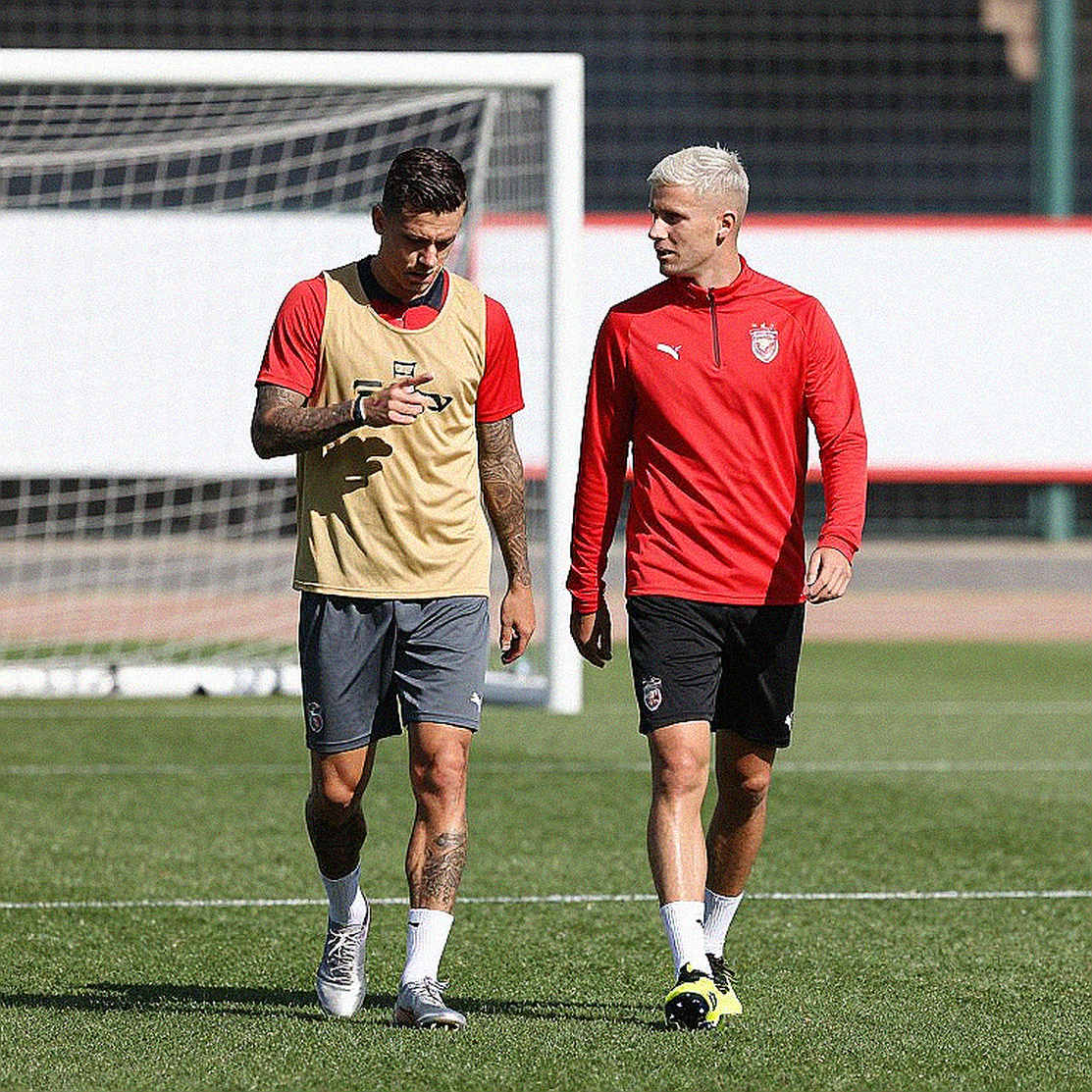 Cơn sốt chuyển nhượng V.League 2026: Dòng tiền và những lò đào tạo trẻ bị bỏ quên