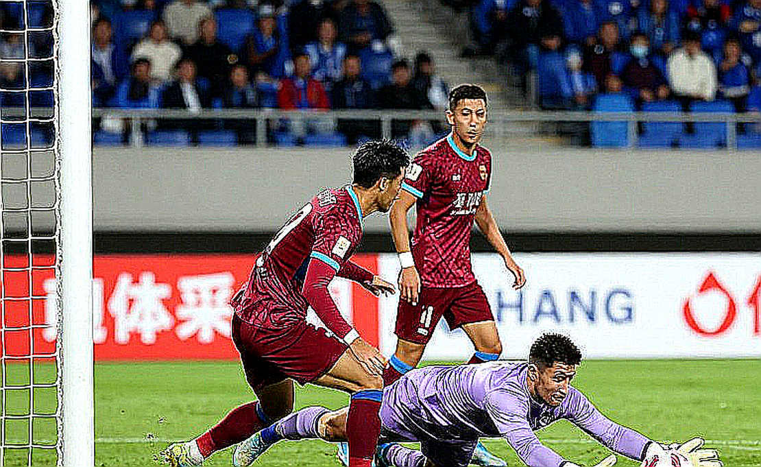 Persib Bandung 1-0 Thể Công Viettel: Khoảnh khắc phút 45 và tấm thẻ đỏ phút 68 định hình số phận trận đấu