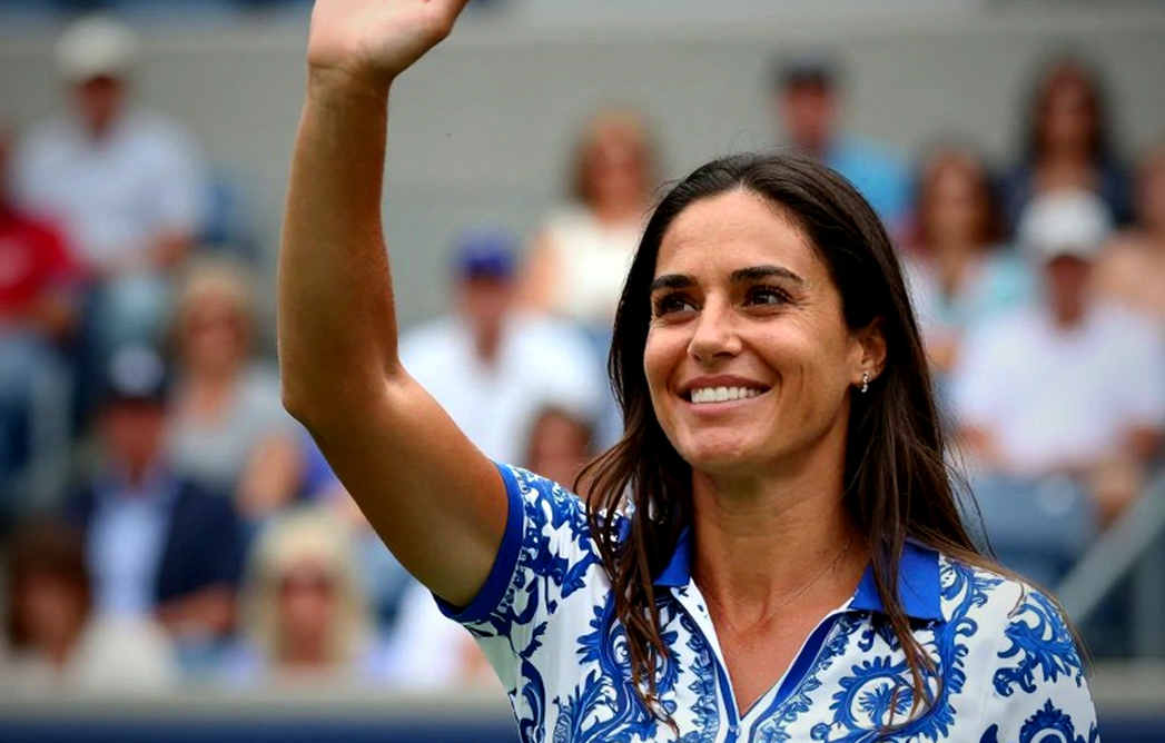 Từ cuốn sổ tay đến vần thơ tennis: Mary Carillo tỏa sáng trong đêm vinh danh tại Newport Từ cuốn sổ tay đến vần thơ tennis: Mary Carillo tỏa sáng trong đêm vinh danh tại Newport