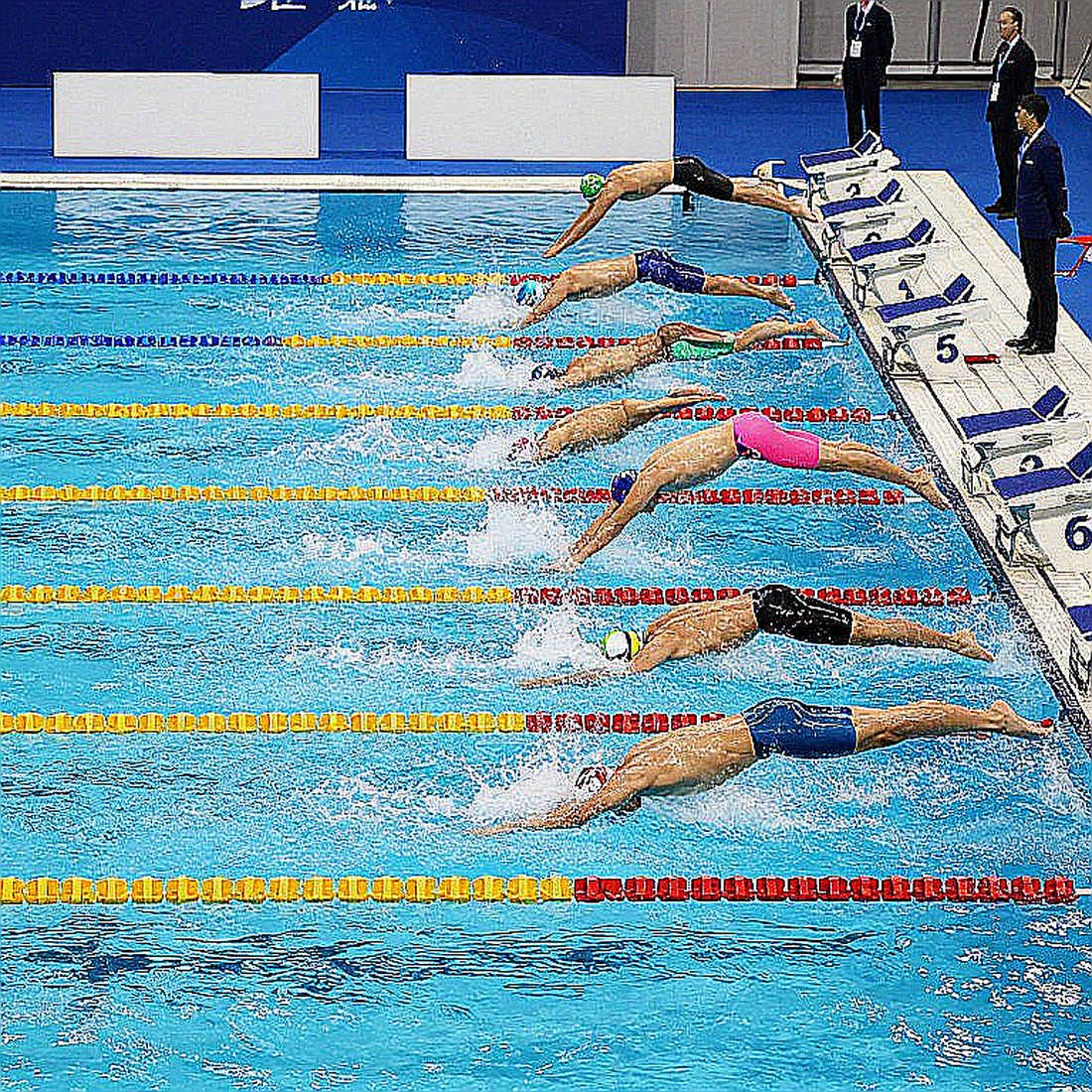 101 VĐV, ít hơn 20 người: USA Swimming đang thắt chặt hay mở rộng cánh cửa?