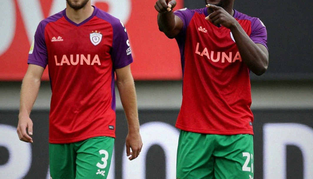U23 Thái Lan gặp U23 Hong Kong: Tấm vé tứ kết và những vết nứt dưới ánh đèn