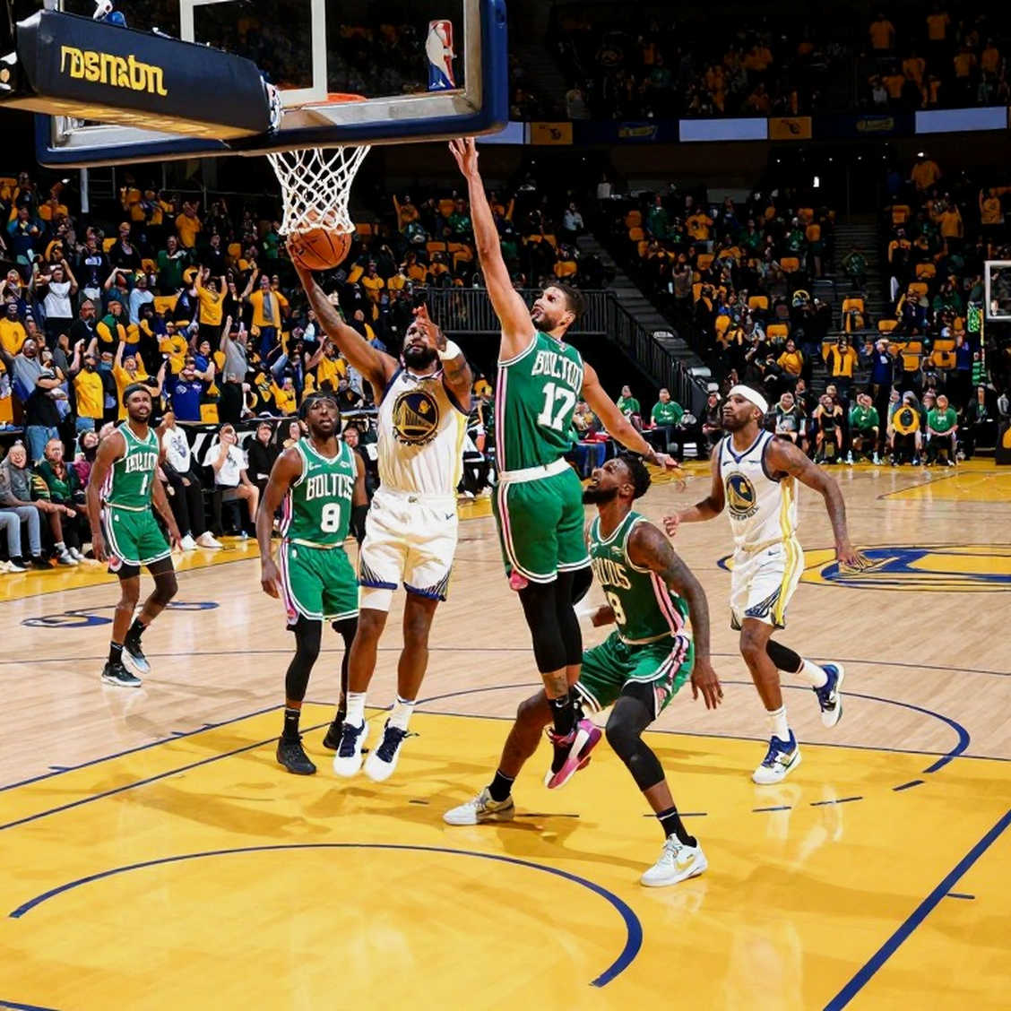Bắp chân của Tobias Harris và ảo giác về một đêm mở màn