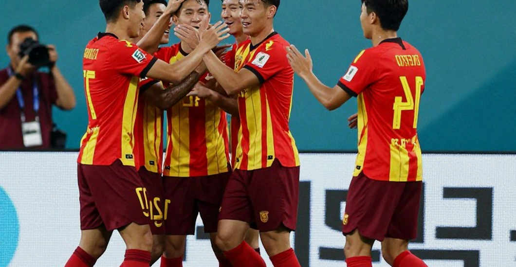 Ba lần VAR ở Bình Dương: bàn tay rút lại của Đinh Quang Kiệt phán xử trận đấu, không phải màn hình