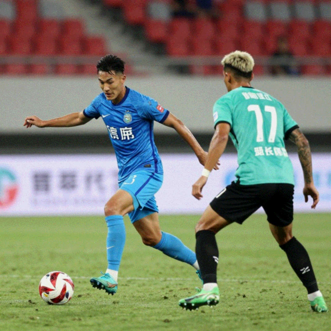Indonesian Media Reacts to Vietnam's Player Injuries Ahead of ASEAN Cup Indonesian Media Reacts to Vietnam's Player Injuries Ahead of ASEAN Cup